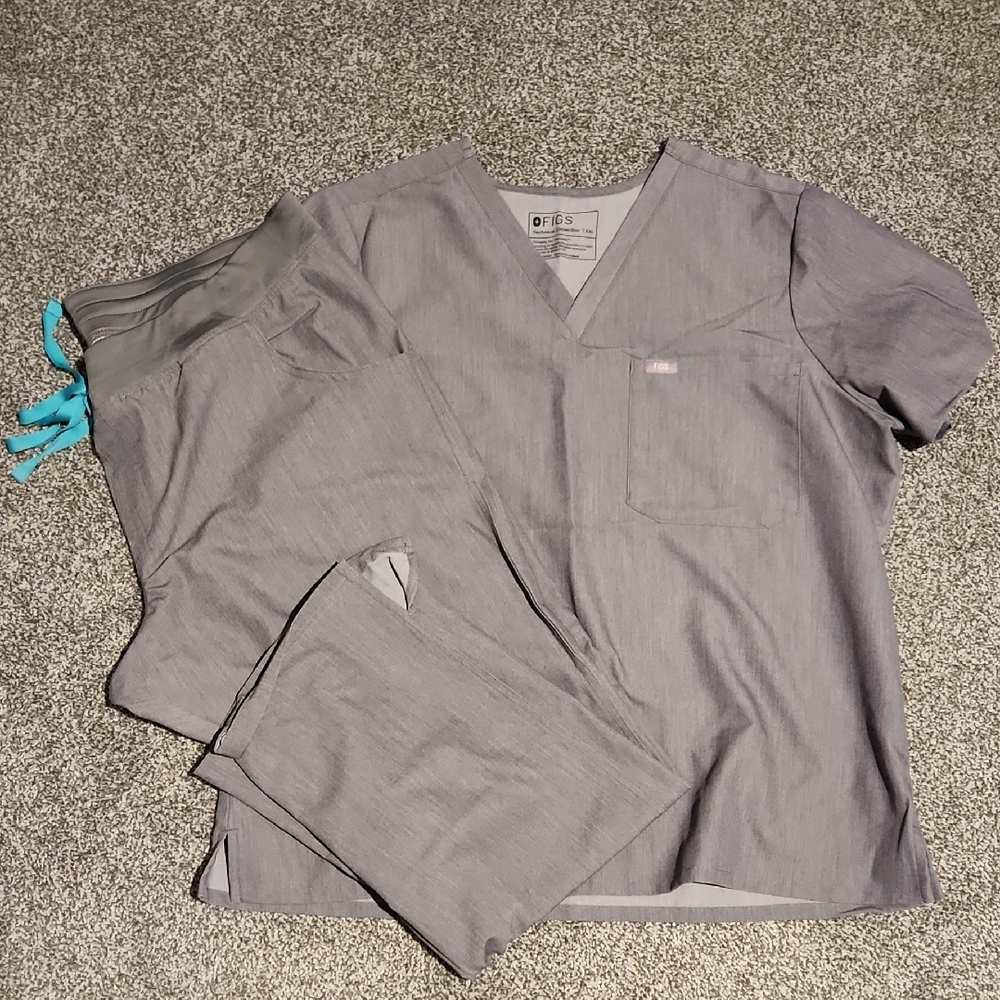 Figs Graphite Gray Scrub Set - Catarina Top And Kade Cargo Pants XXL
